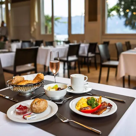 Parkhotel Gunten Lake & Spa Отель Гунтен