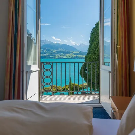 Отель Parkhotel Gunten Lake & Spa 3*