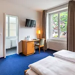 ホテル Parkhotel - & 3*