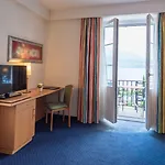 ホテル Parkhotel - & 3*