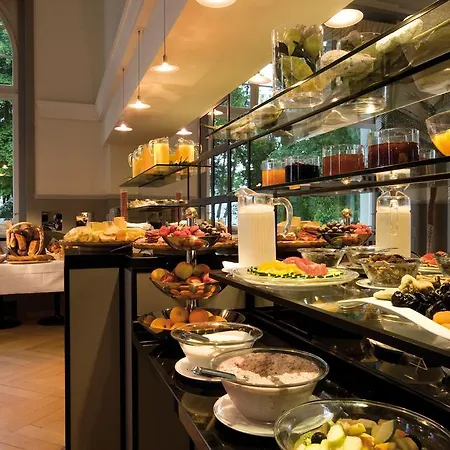 Parkhotel - & فندق 3*