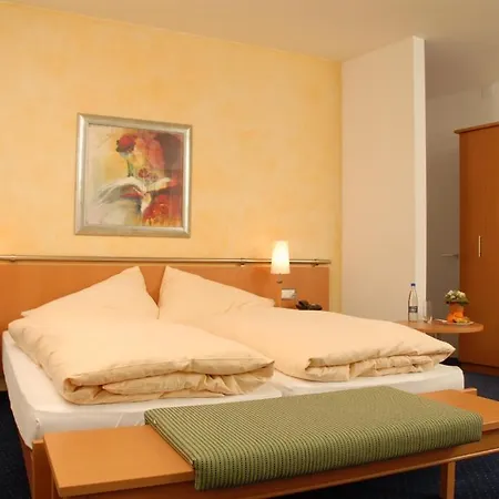 Parkhotel - &
